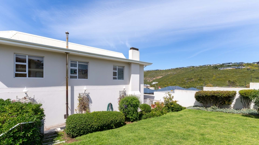 4 Bedroom Property for Sale in Whale Rock Western Cape